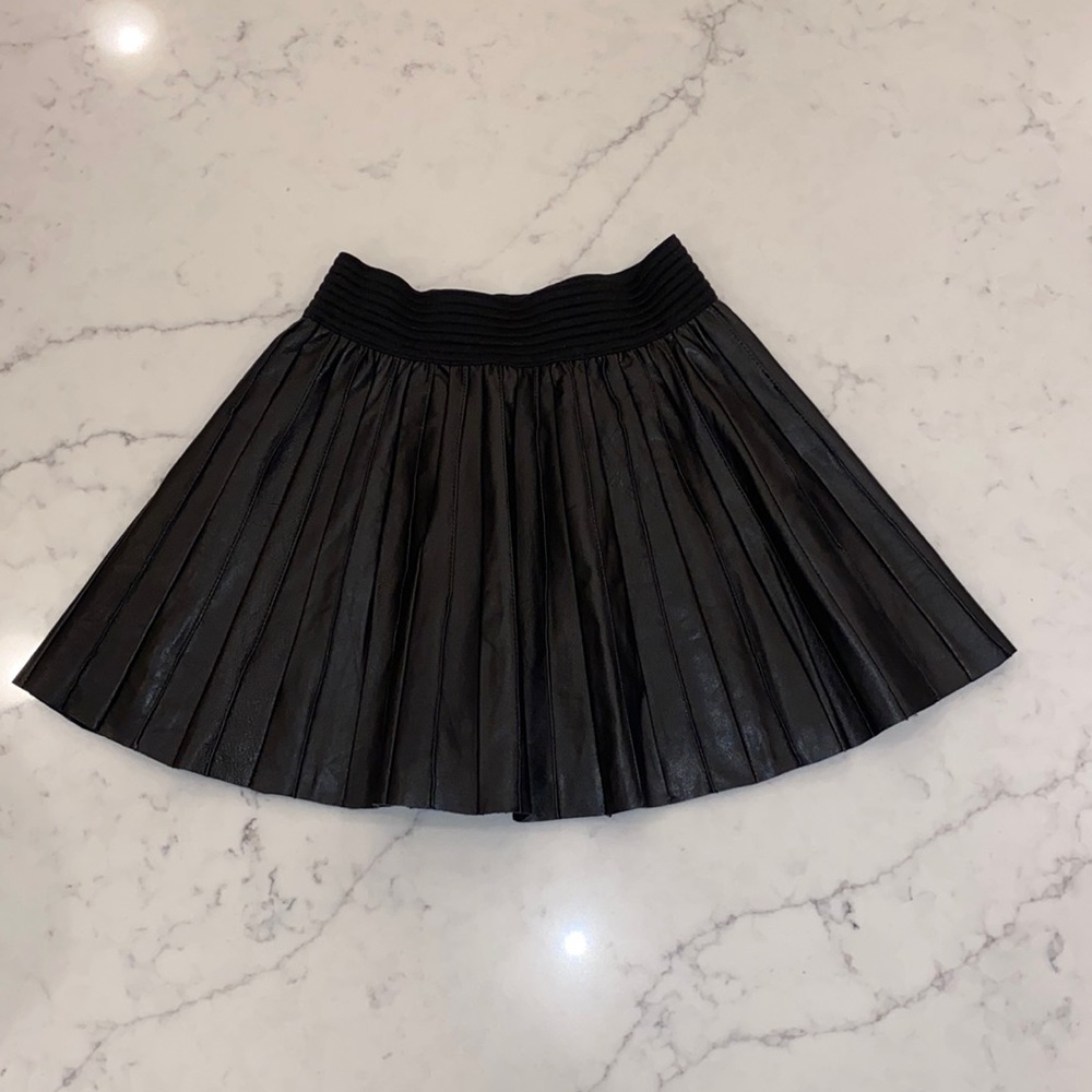NWOT Parker Women’s Genuine Leather Black Pleated Flare Mini Skirt (XS)
